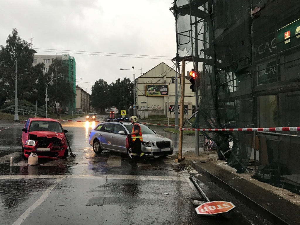 12.7.2017 (PM 18.48) DN Plzeň, Rokycanská x Dítětova.JPG