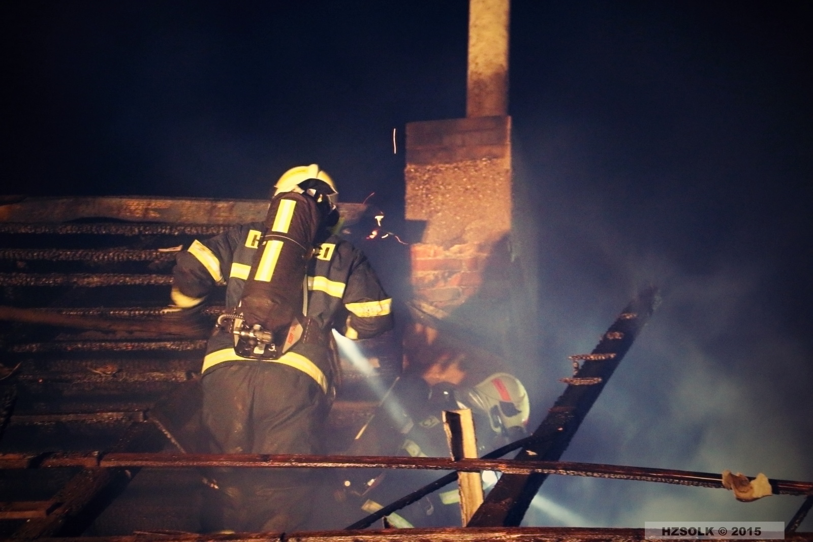 13 P_NB_11-1-2015 Požár budovy a garáží Střížov, Drahanovice (33).JPG