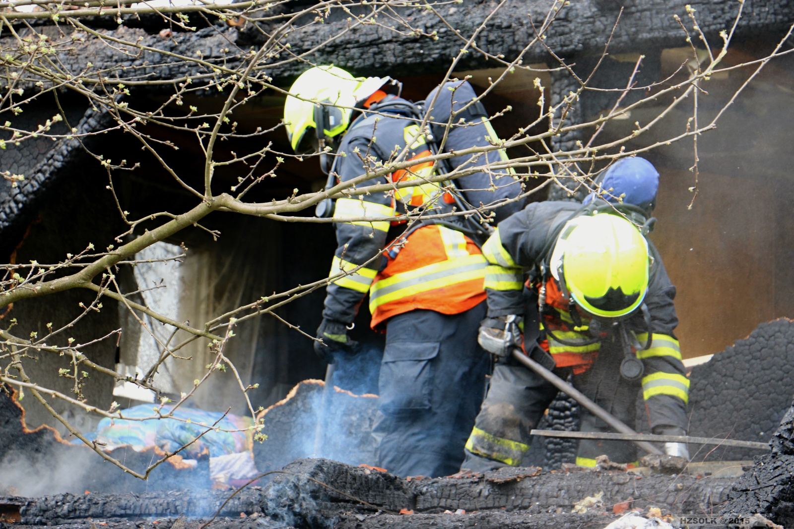 13 P_NB_26-4-2015 požár RD Nové Valteřice (88).JPG