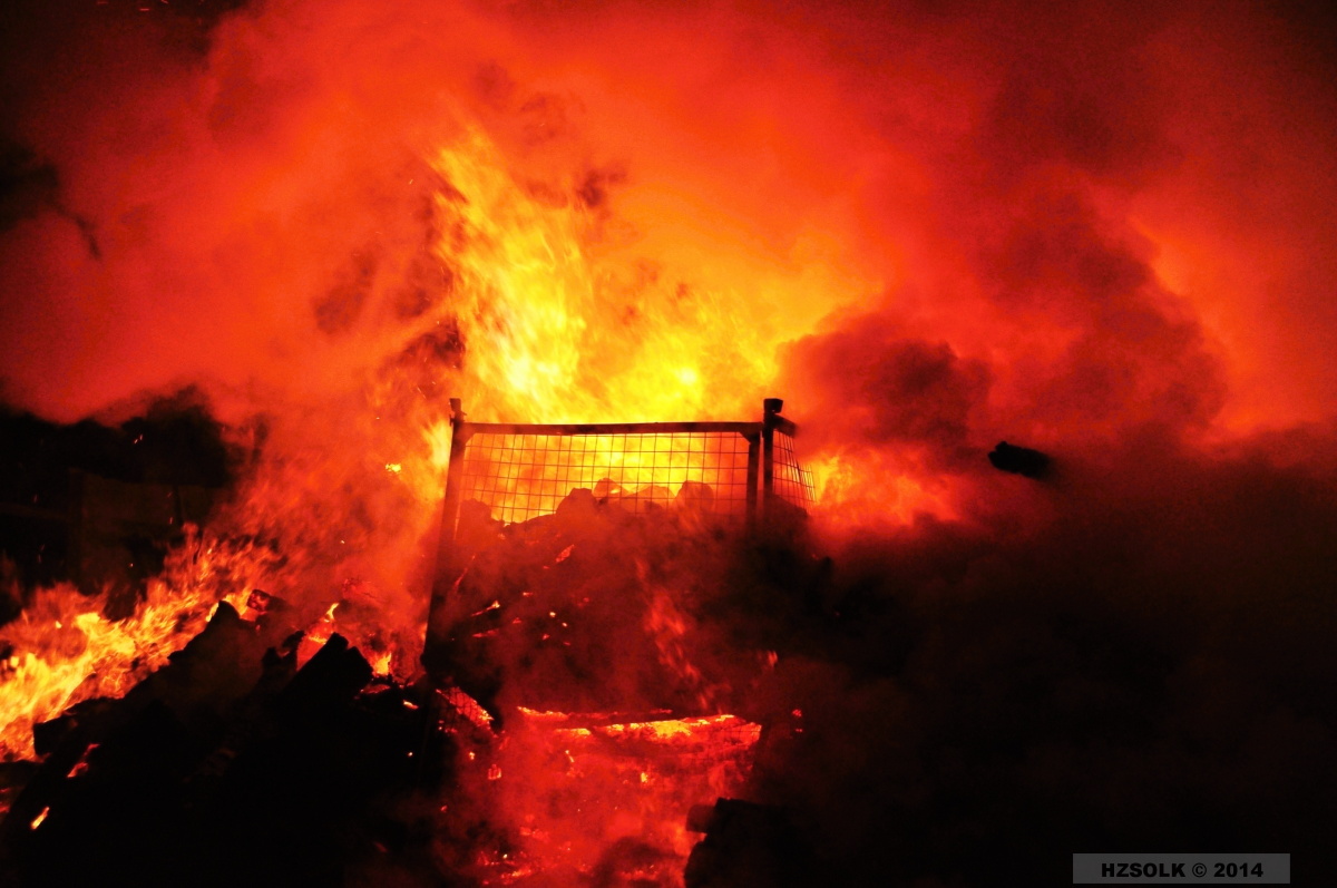 14 18-4-2014P_NB_ hala Olomouc Chválkovice (34).JPG