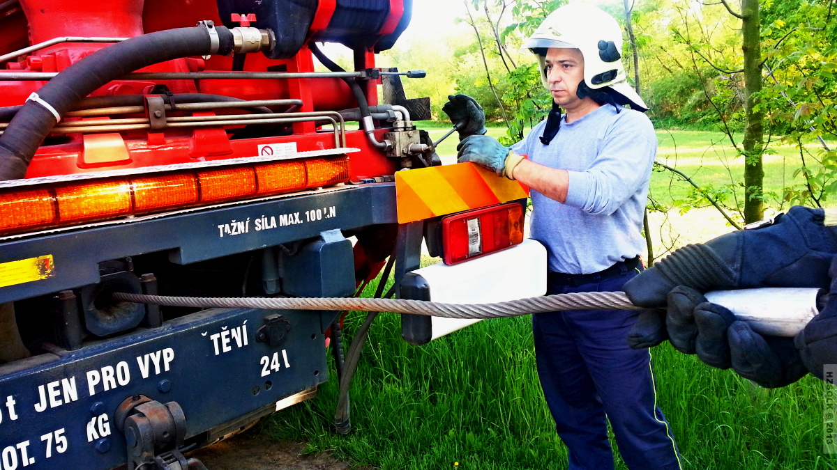 14 8-5-2013 DN OA Charváty - Drahlov zraněná osoba (8).jpg