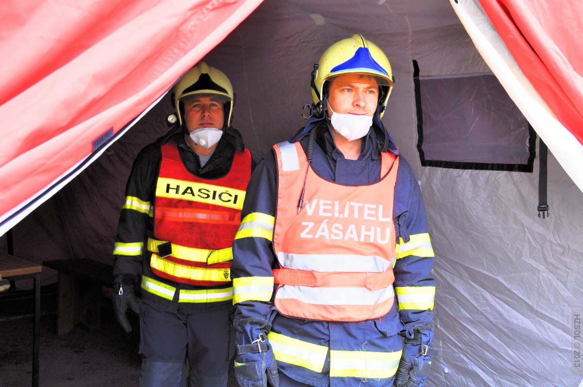 15 4-9-2013 Soutěž ve vyprošťování zraněných osob z havarovaných vozidel - Přerov (15).JPG