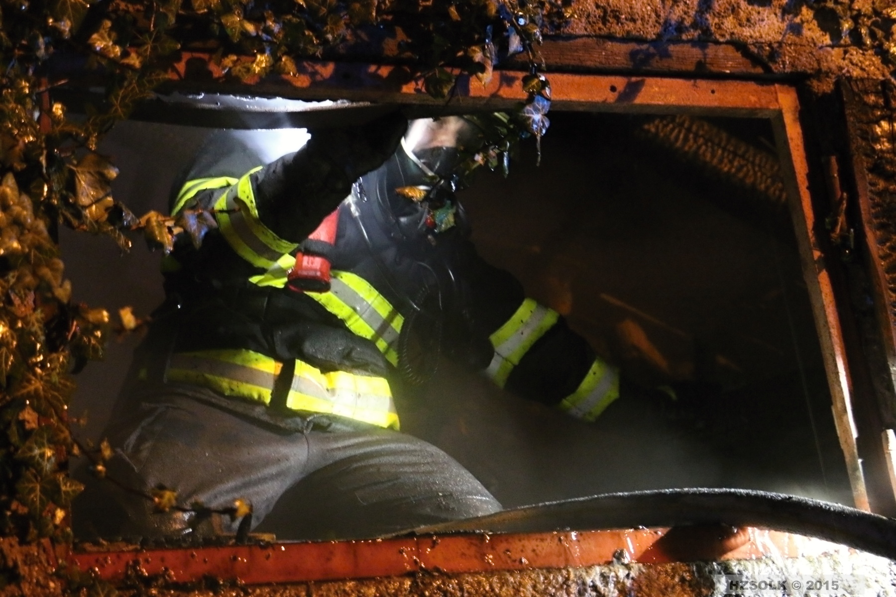 15 P_NB_Nedvězí_23-3-2015 Požár zahradního objektu (22).JPG
