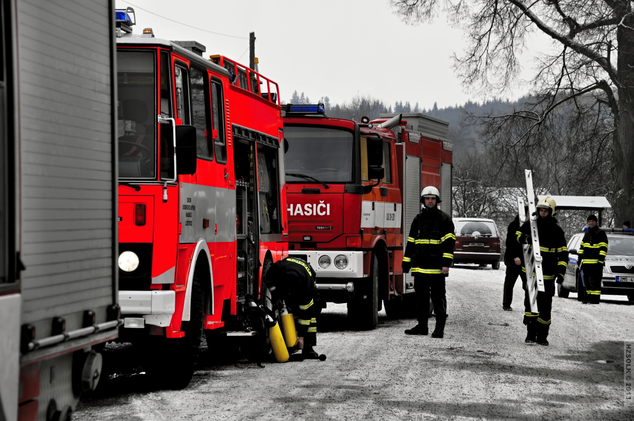 16 11-2-2013 Požár 2 RD - Líšnice - Šumpersko (23).JPG