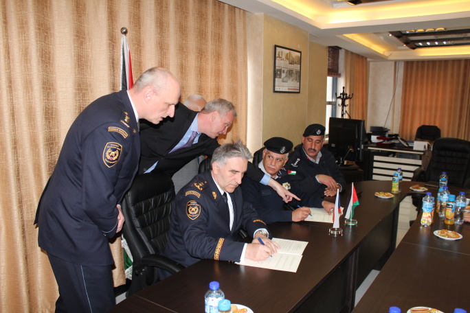 16 Podpis Memoranda o spolupráci mezi HZS ČR a Civil Defence.JPG