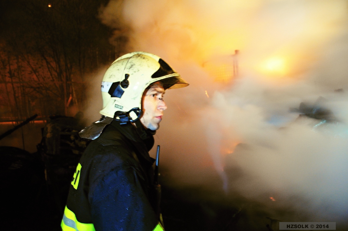 17 18-4-2014P_NB_ hala Olomouc Chválkovice (6).JPG