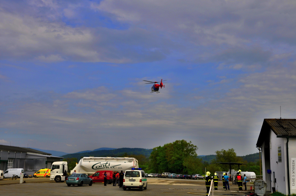 18 6-5-2013 Požár autoservis Postřelmov (25).JPG