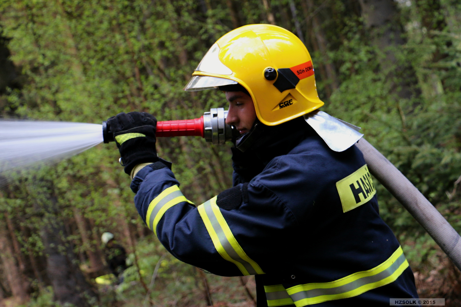 18 P_NB_2-5-2015 Požár chaty Jivová směr Domašov nad Bystřicí (25).JPG