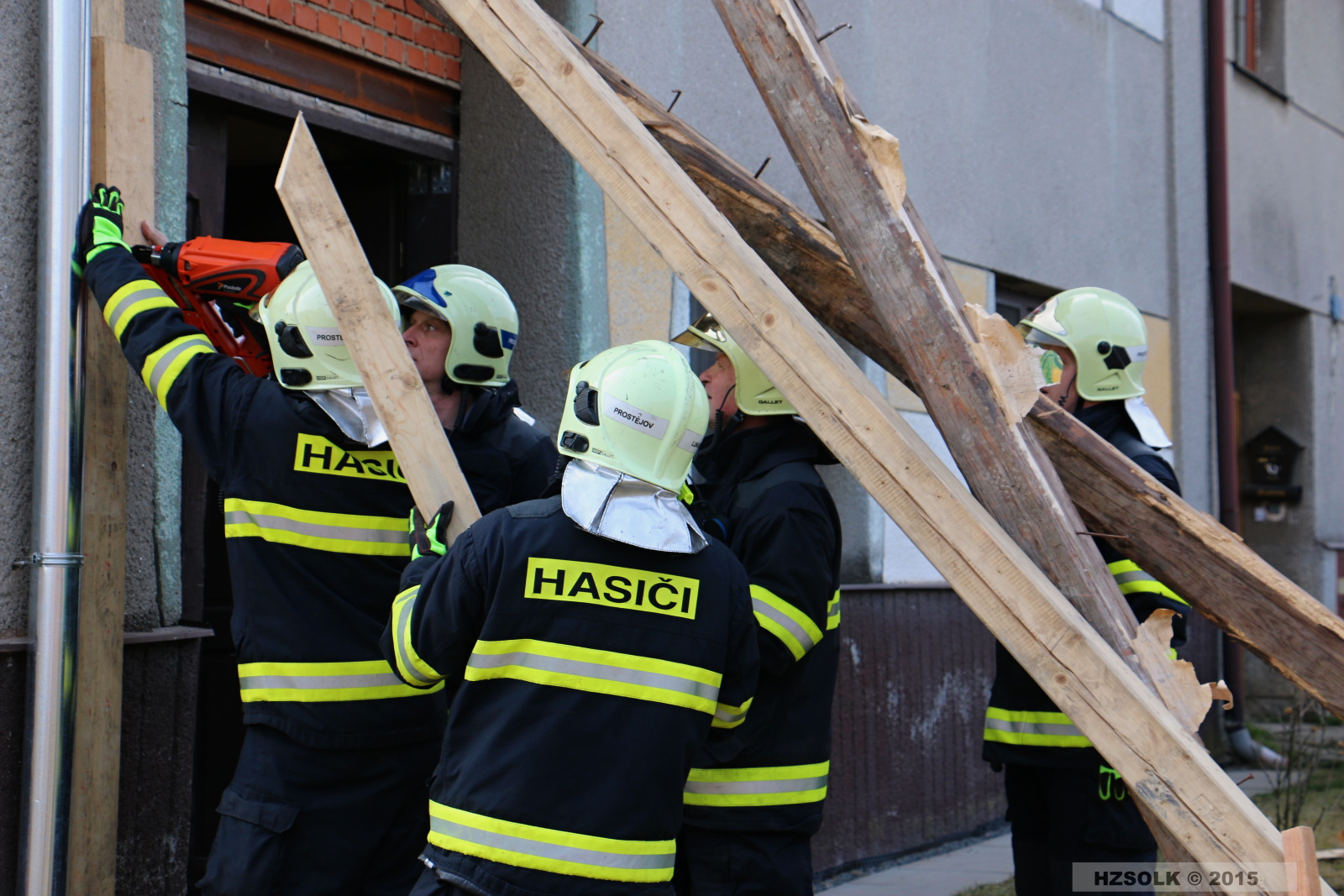 19 25-3-2015 TP_DeObj_Štetovice_zajištění štítové stěny (4).JPG