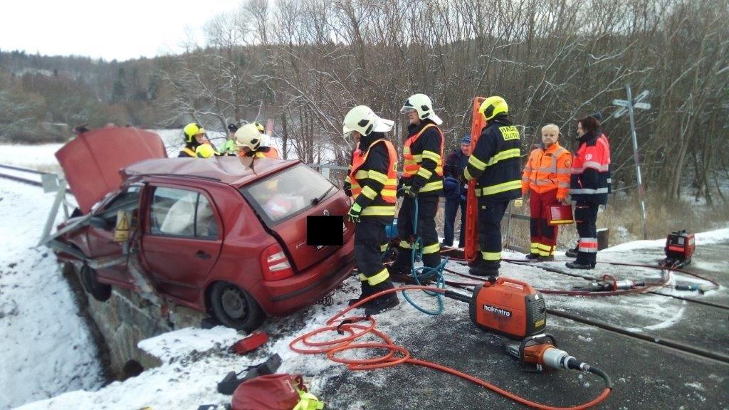 19.12.2017 (KVK 10.50) DN vlak x OA Žlutice.jpg