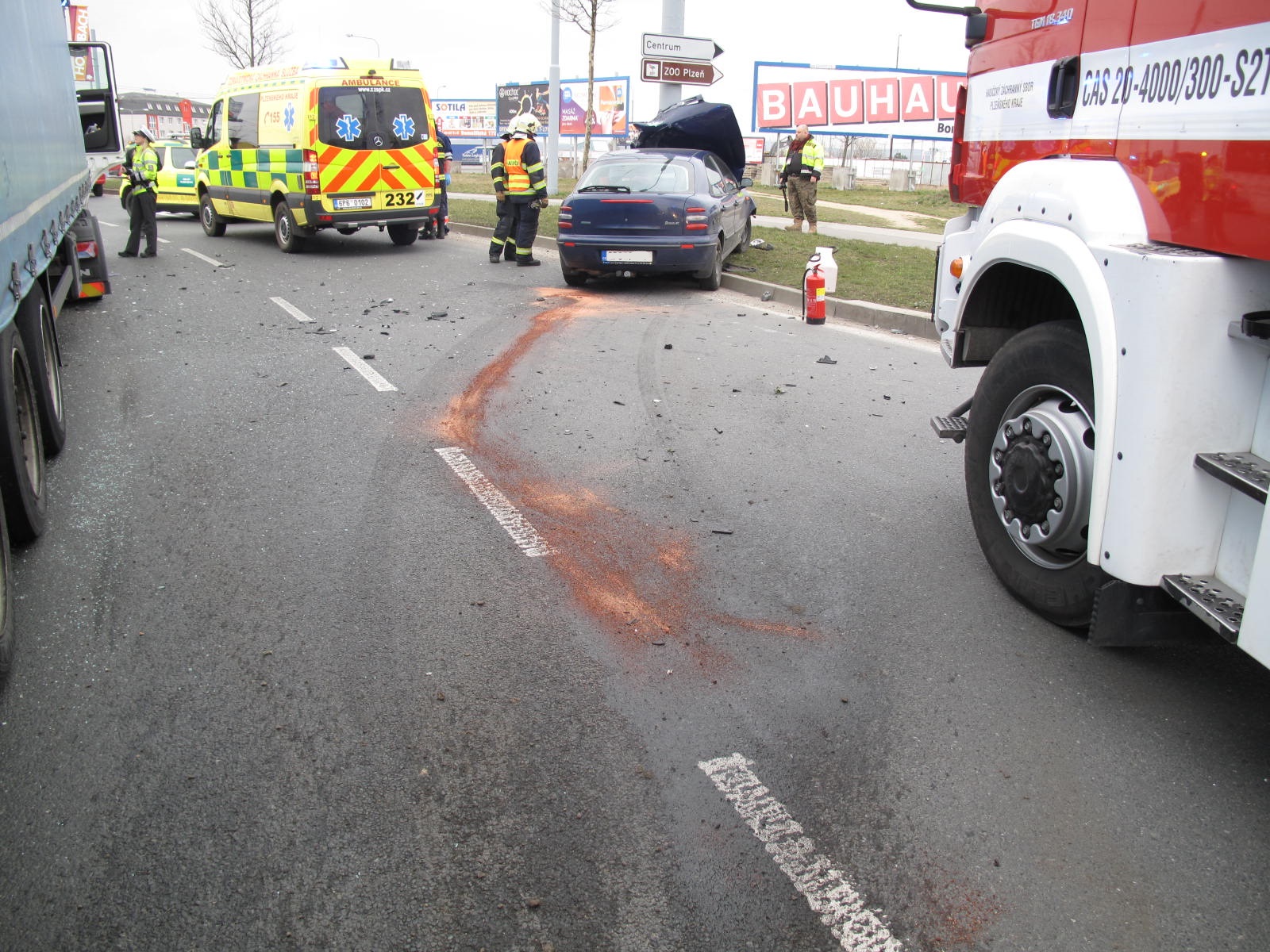 19.3.2016 DN Plzeň, Domažlická OA x kamion (PM 15.41).JPG