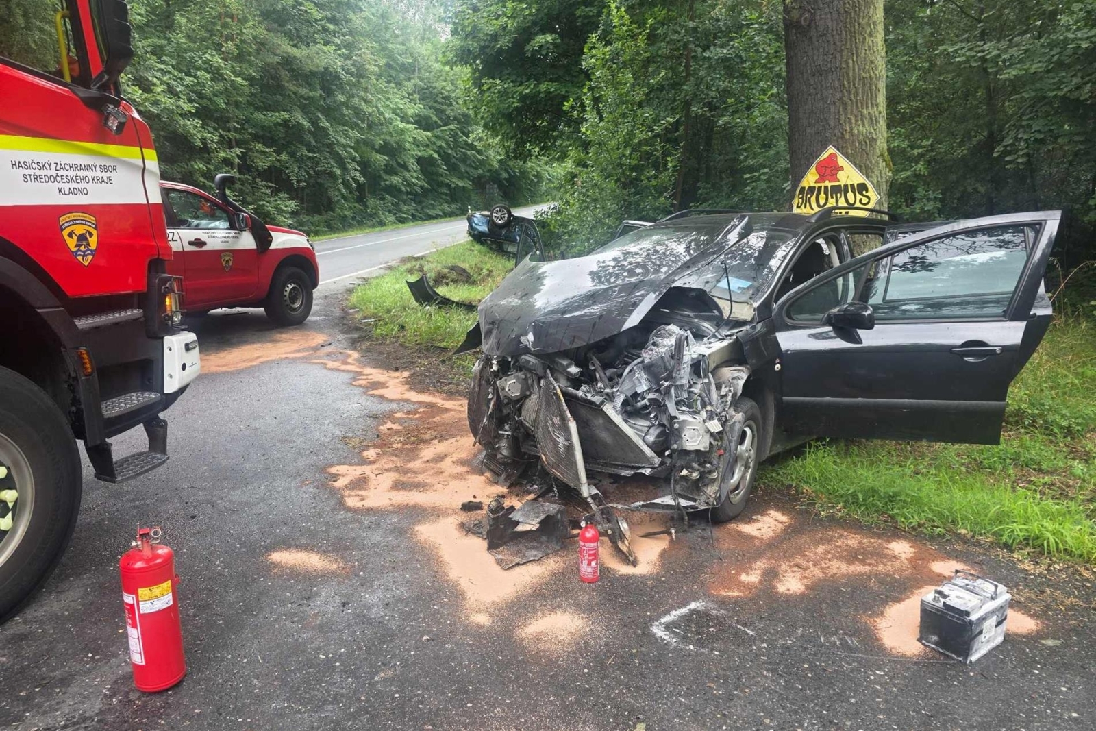 190726-Nehoda dvou automobilů mezi Kladnem a Kamennými Žehrovicemi.jpg