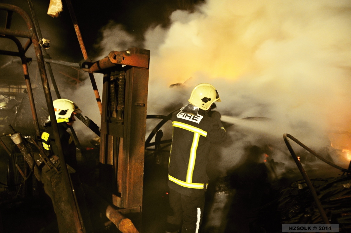 2 18-4-2014P_NB_ hala Olomouc Chválkovice (10).JPG
