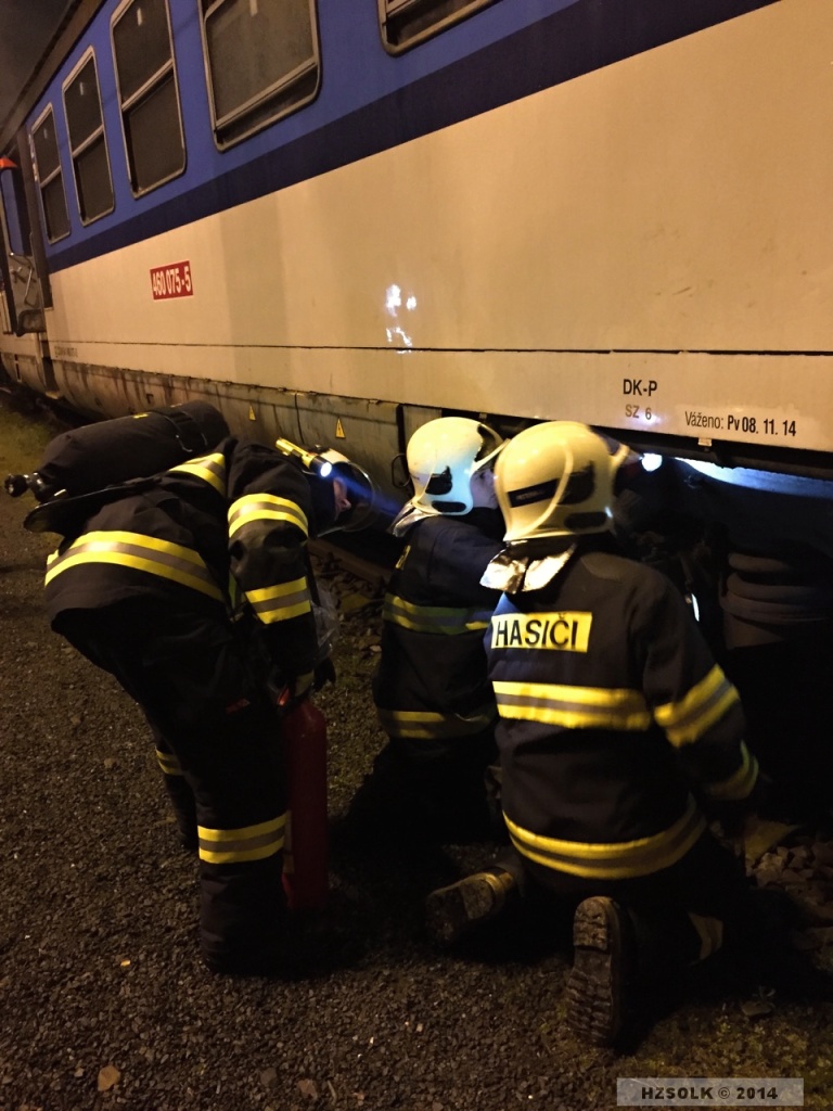 2 9-11-2014 Požár kolejové vozidla Olomouc Pavlovičky (2).jpg