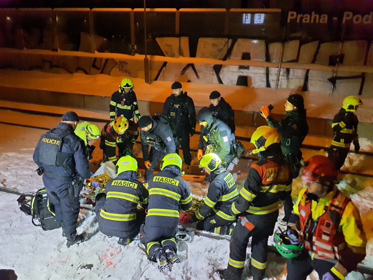 2 Člověk sražený vlakem