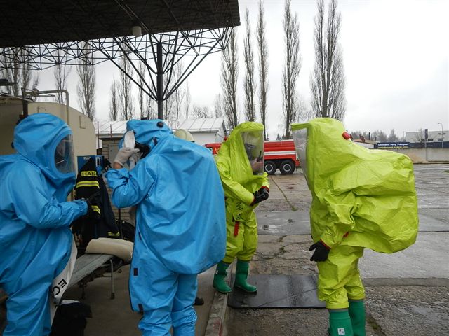 2 Cvičení nakažlivá nemoc, Jindřichův Hradec - 19. 11. 2014 (12).JPG