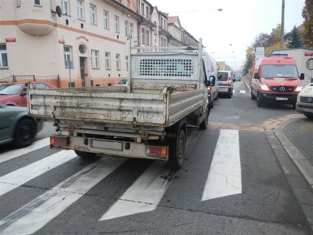 2 Dopravní nehoda, České Budějovice - 25. 10. 2013 (1).jpg