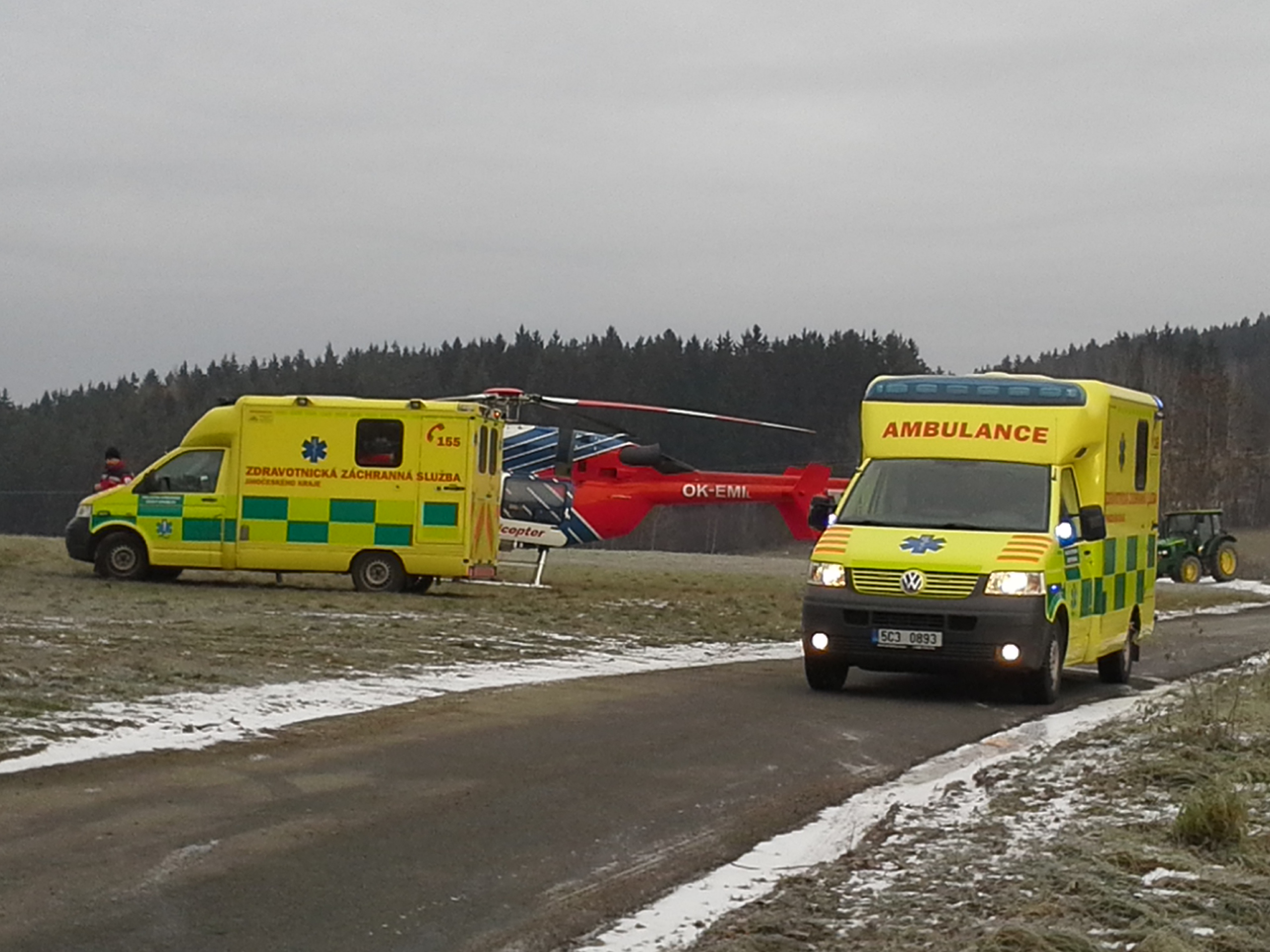 2 Dopravní nehoda 2 OA, Vyšší Brod - 29. 11. 2013 (4).jpg