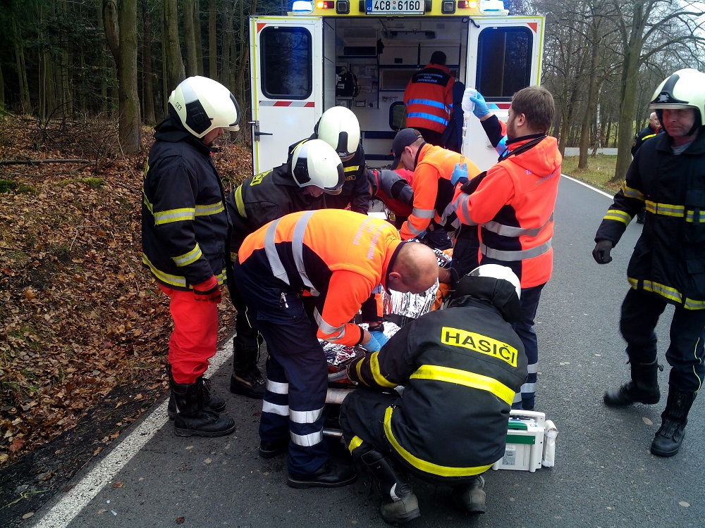 2 Dopravní nehoda OA, Dubné - 26. 11. 2014 (4).jpg