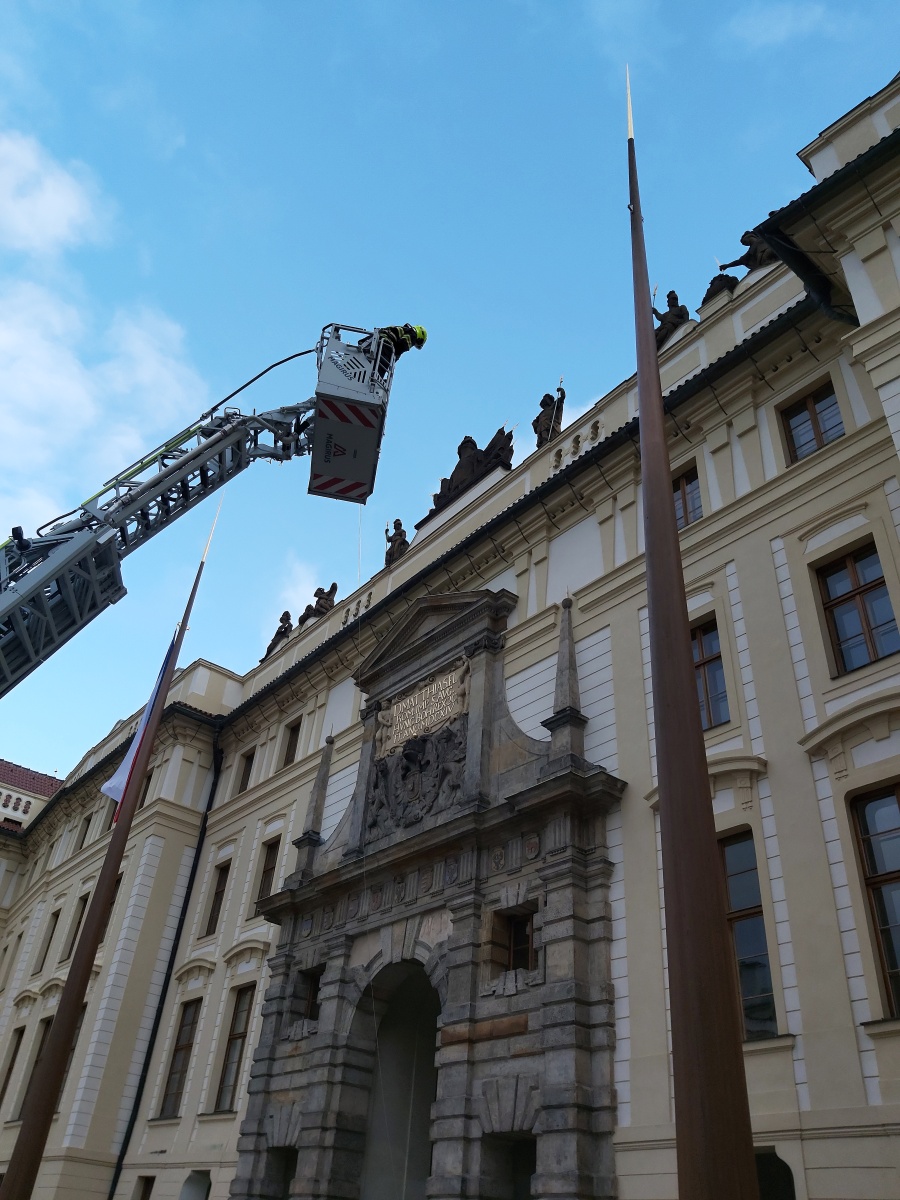 2 Poškozená vlajka