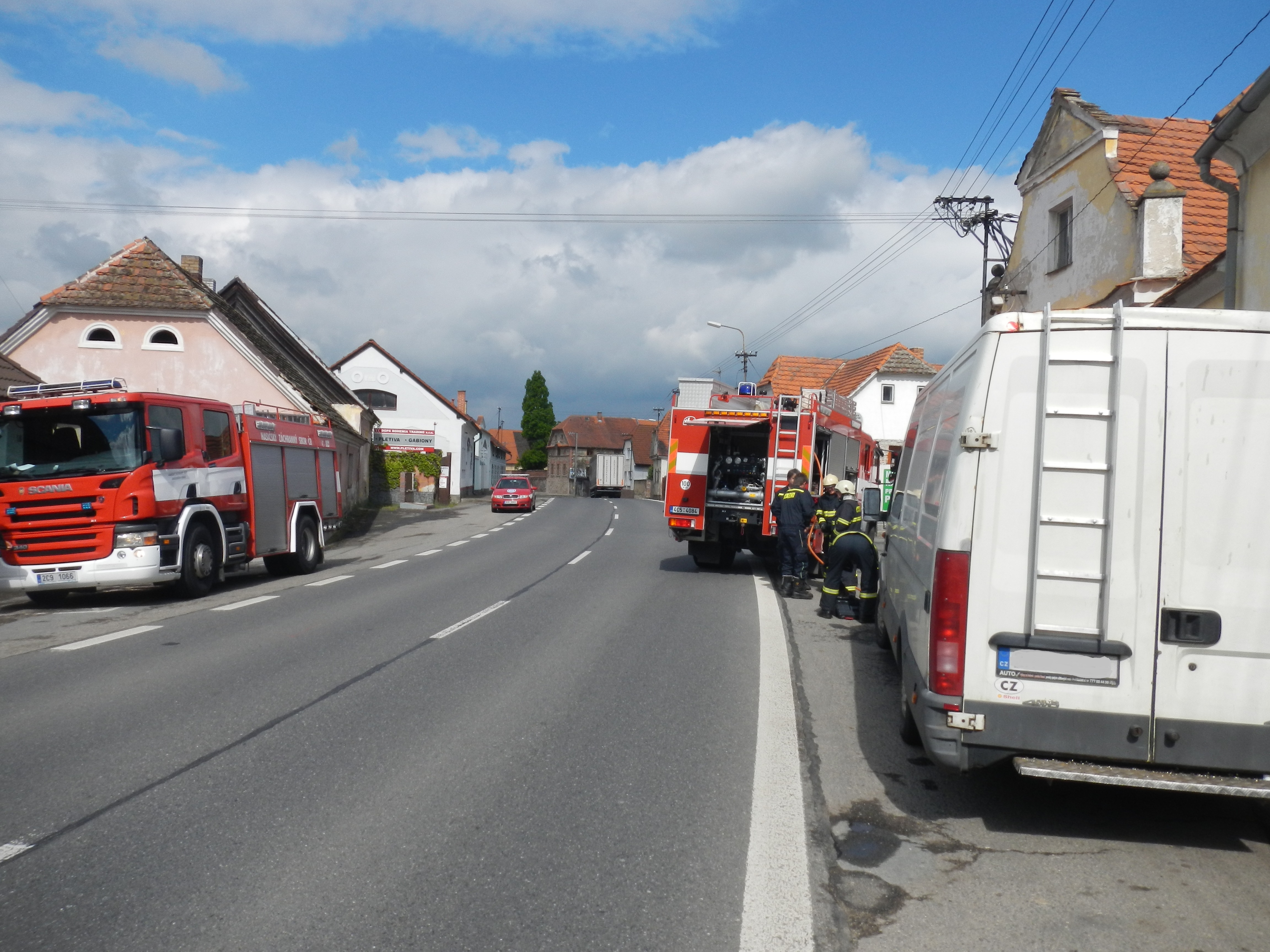 2 Požár dodávky, Lety - 14. 5. 2014 (3).JPG