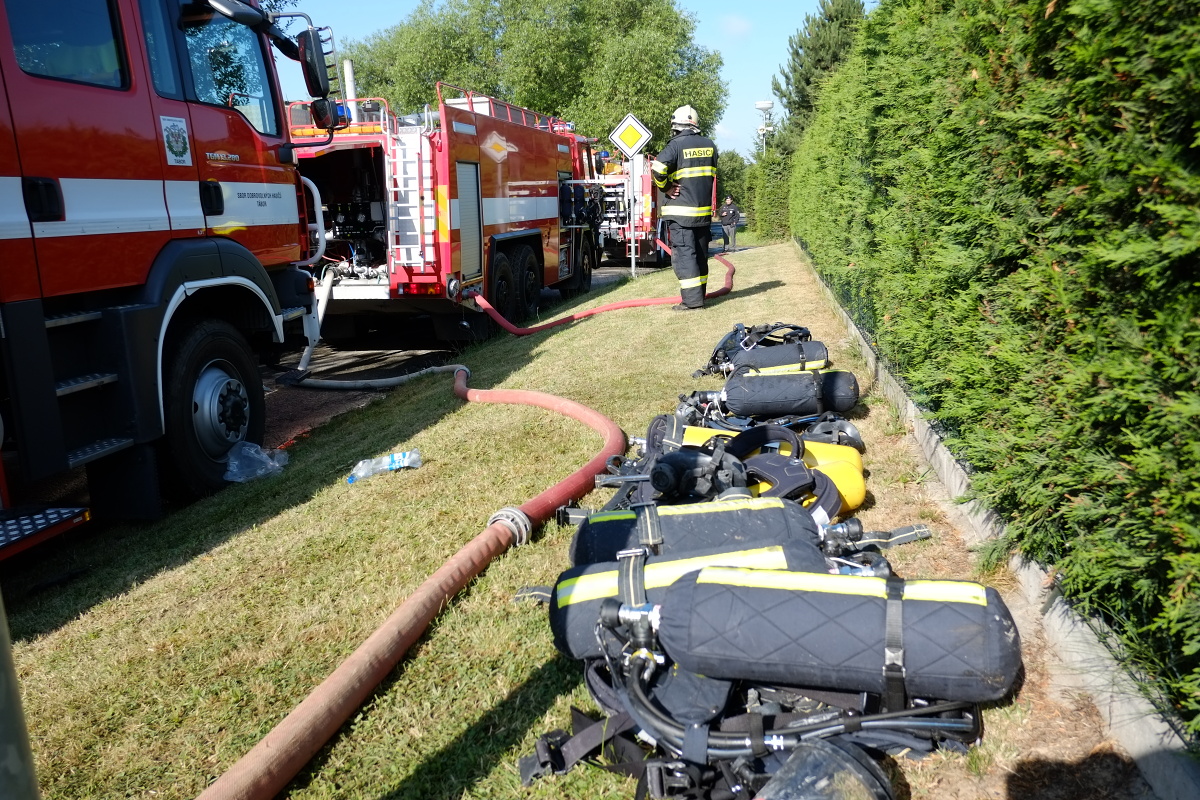 2 Požár domu, Malšice - 1. 7. 2014 (1).JPG
