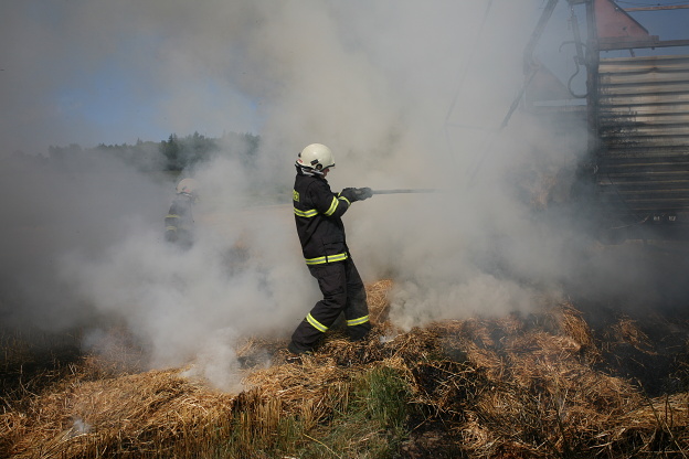 2 Požár sběrače, Ratibořské Hory - 6. 8. 2013 (3).JPG