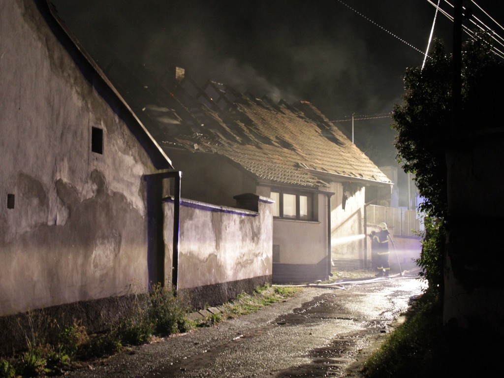 2 Požár stodoly, Dražejov - 7. 7. 2014 (3).jpg