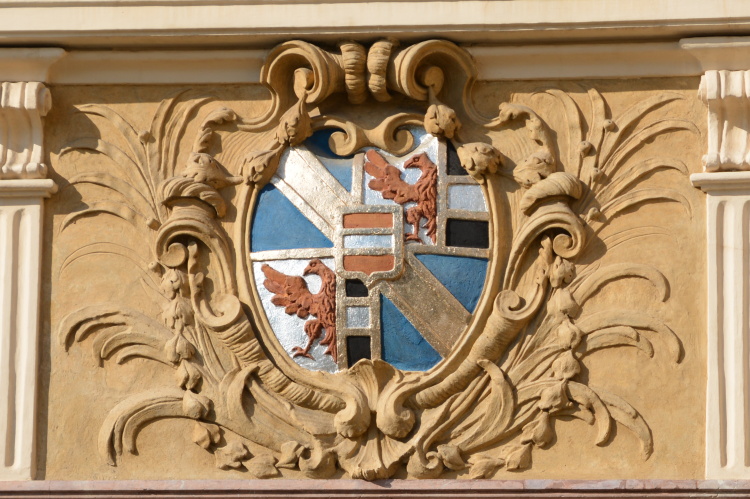 2 Thunovský (Leslieovský) palác