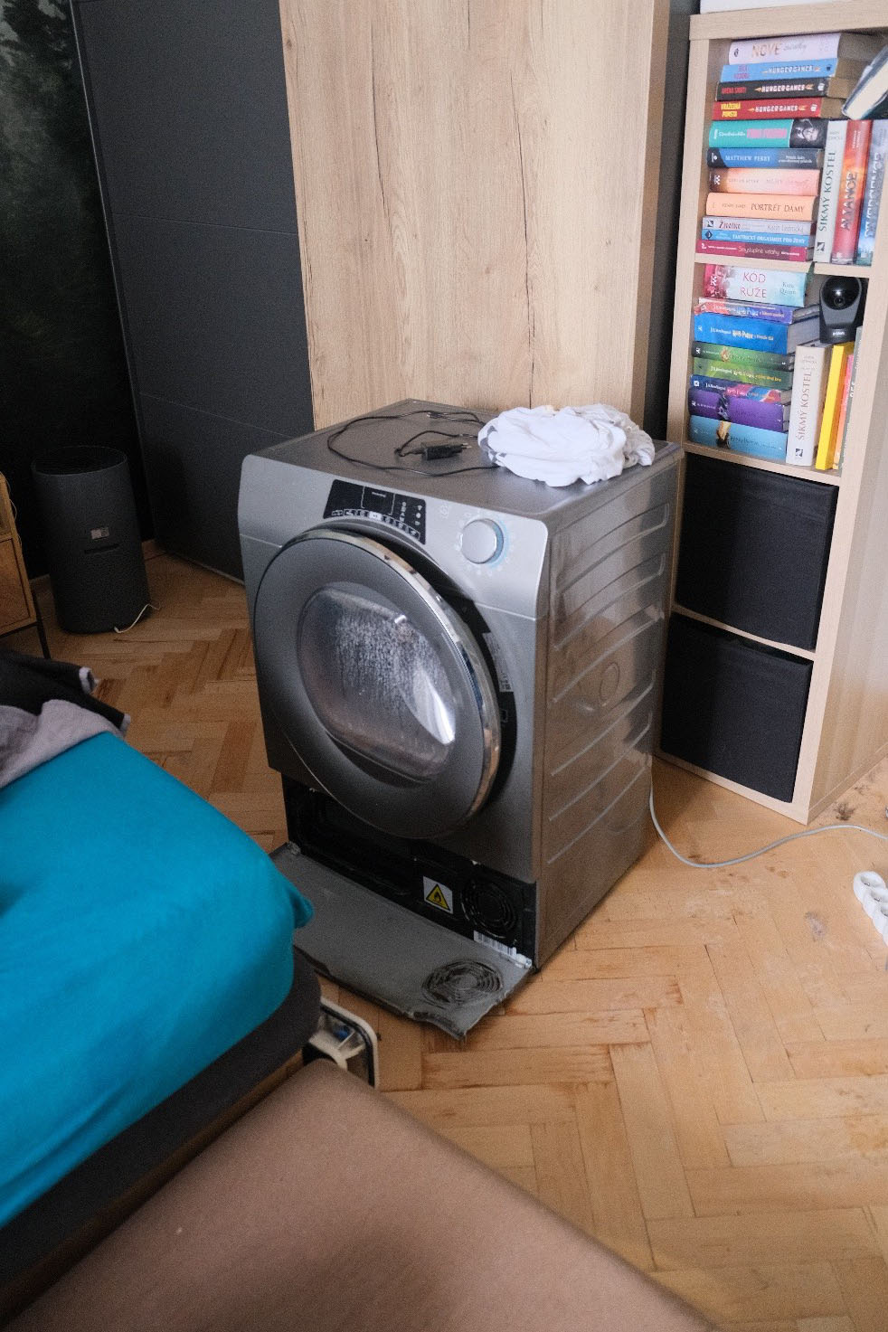 Pohled na přední stranu sušičky