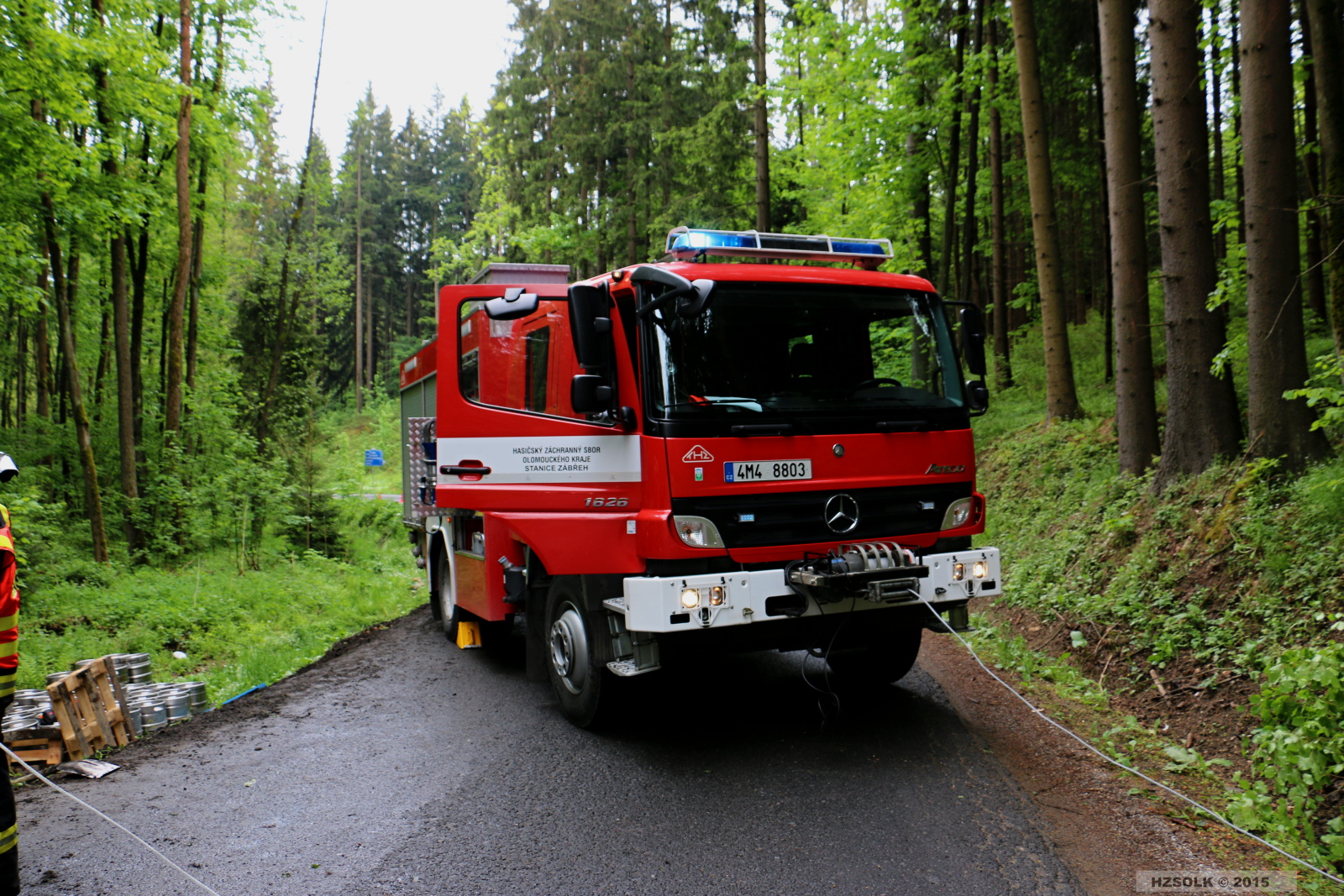 20 21-5-2015_DN_nákladní_vozidlo_vyprosteni_Jedli_Sumpersko (7).JPG