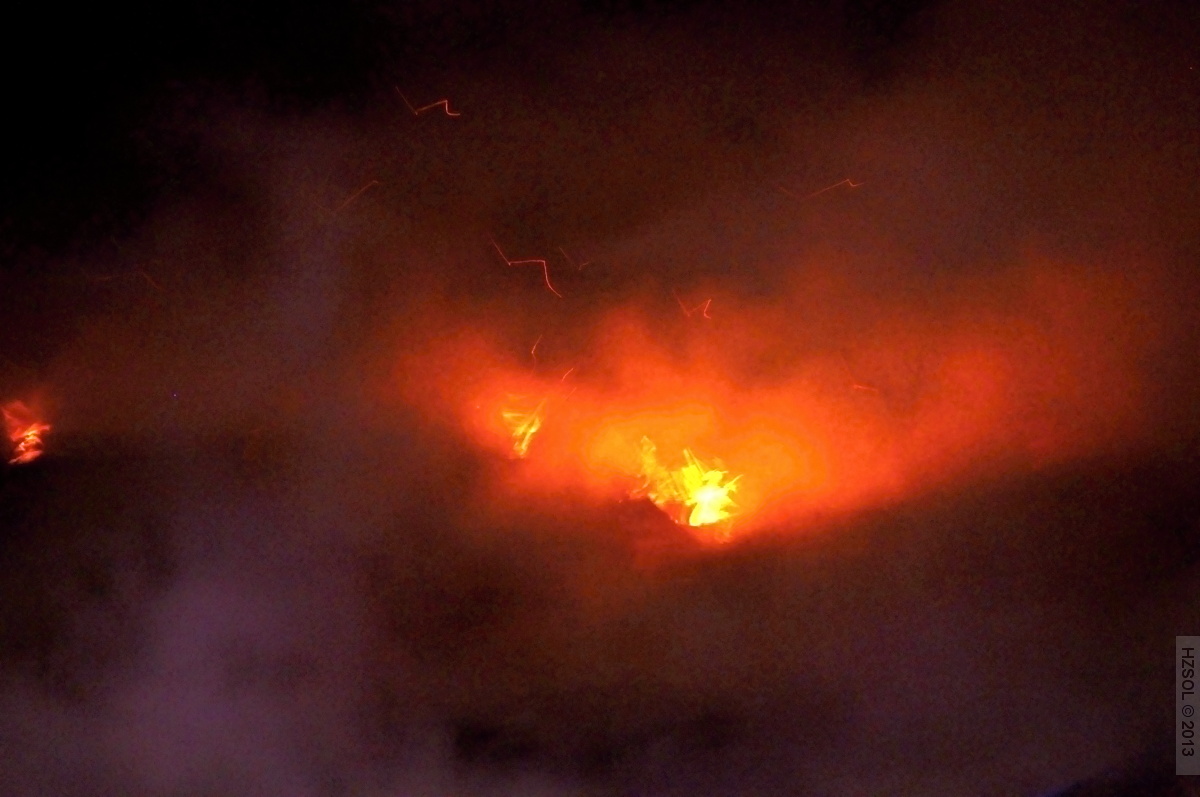 20 4-3-2013 Požár střechy průmyslového objektu Šumperk - Žerotínská ul (20).JPG