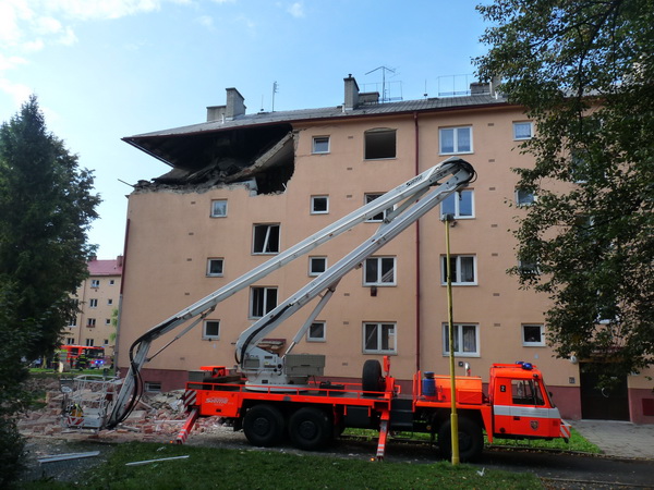 2013_09_15 vybuch v obytnem dome Havirov 05.jpg