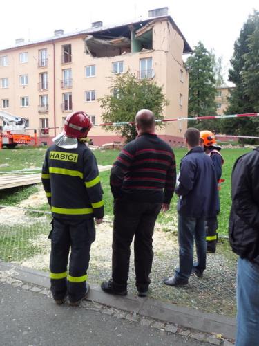 2013_09_15 vybuch v obytnem dome Havirov 14.jpg