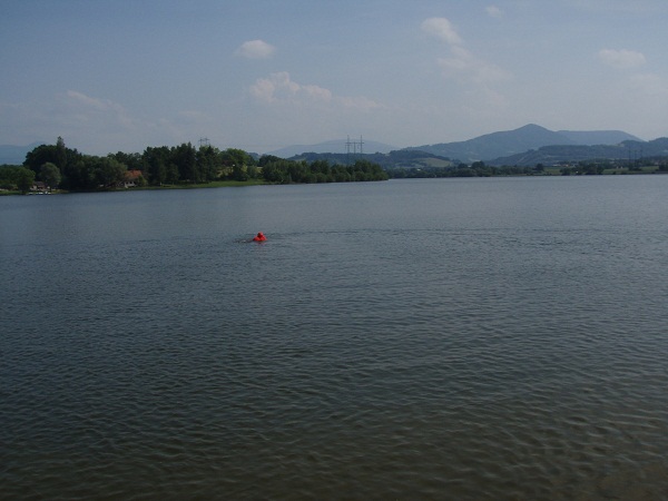 2015_06_11 Zachrana tonouci zeny Olesna 01m.jpg