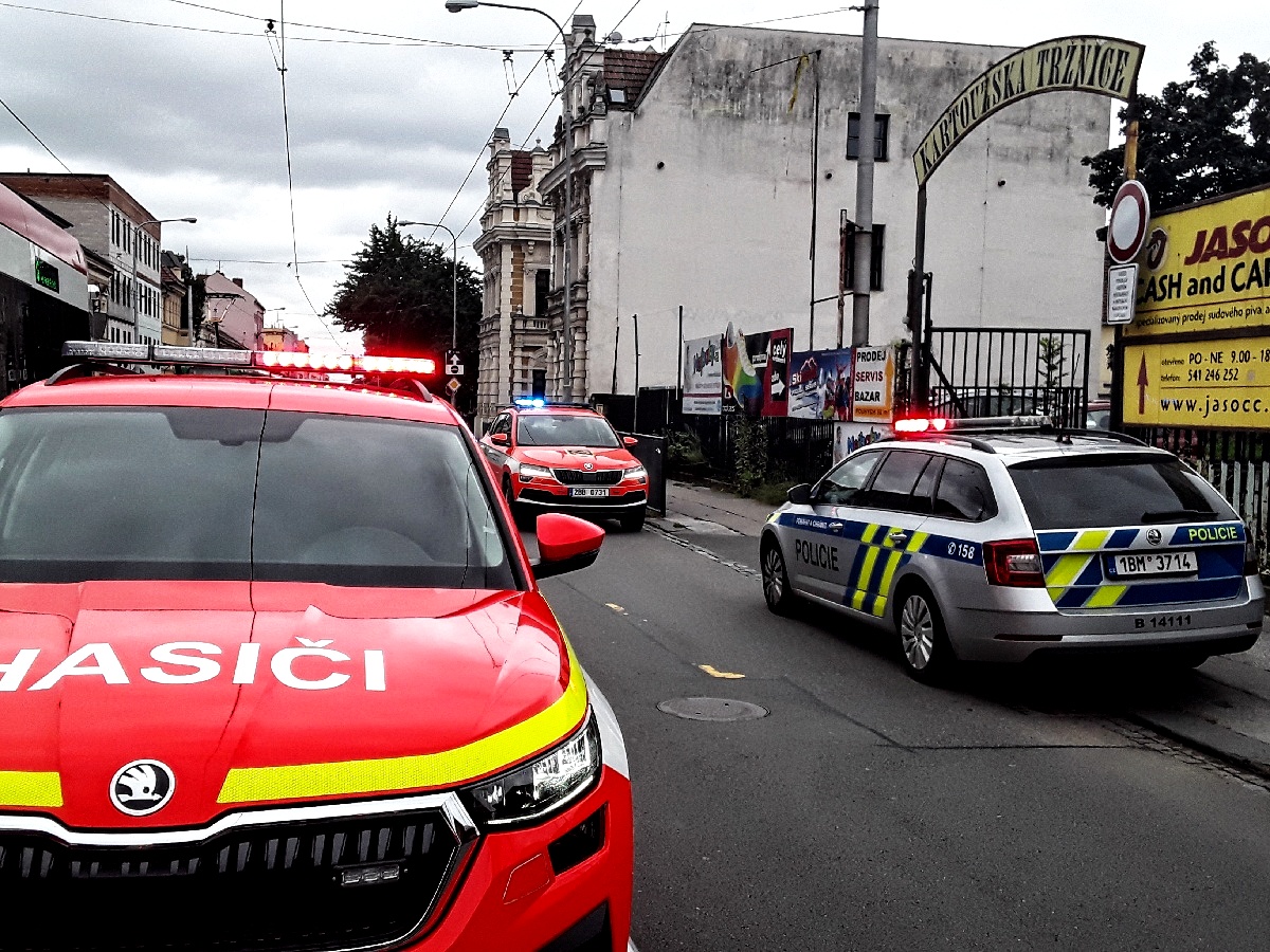 2023-08-30-DN tramvaj x chodec, Palackého třída/DN Brno (3).jpg