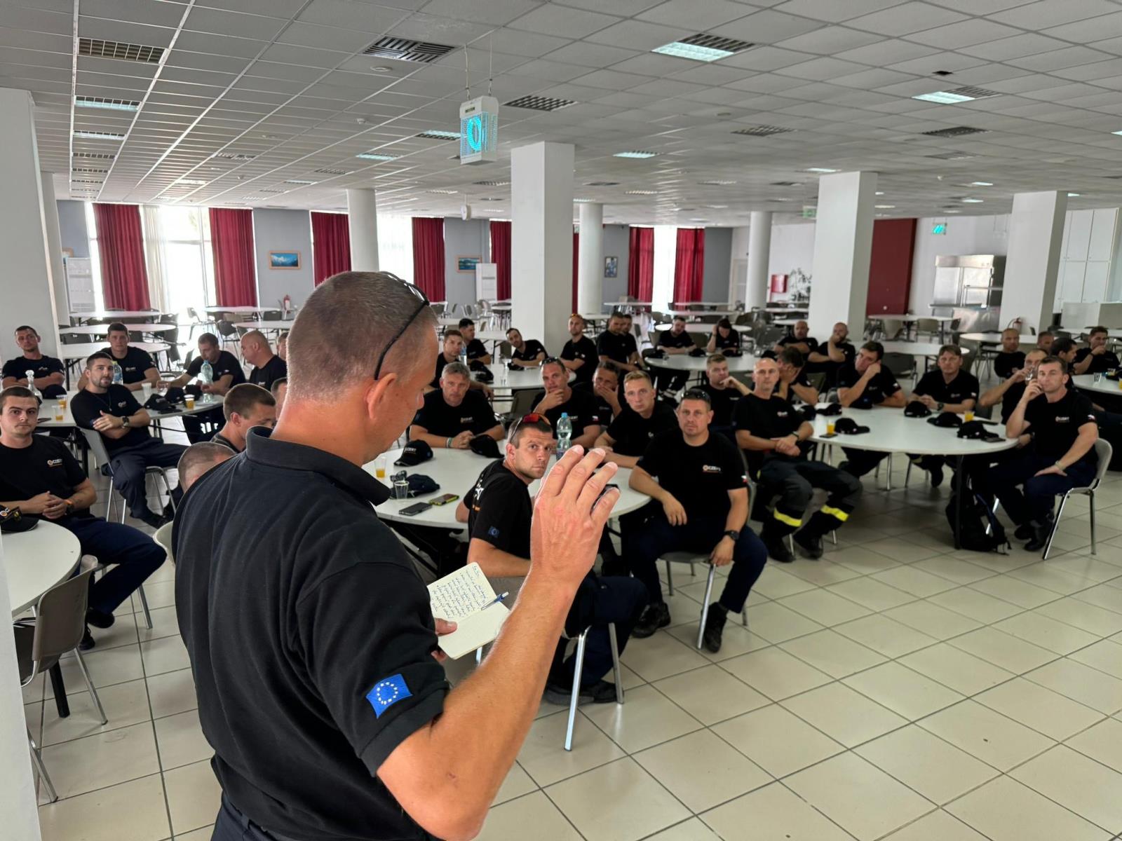 2024_08_15-Setkání s českým velvyslancem v Řecku a porada, kde jsme se dověděli, jaký bude náš úkol