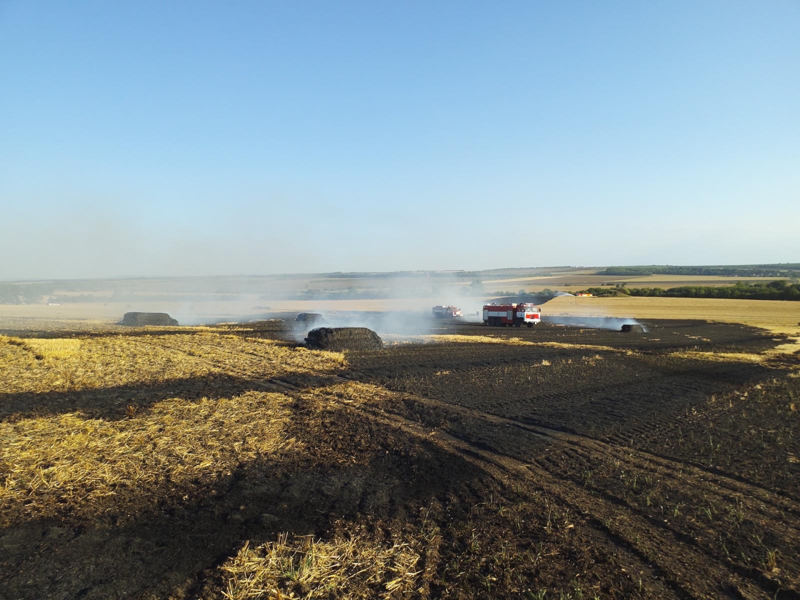 2025-08-17 Požár traktoru, Strachotice/požár Strachotice (1).jpeg