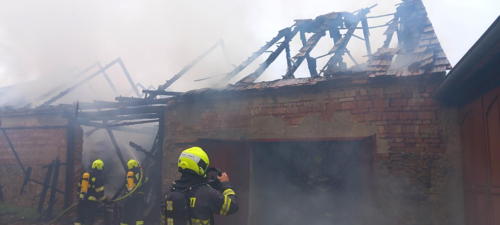 2025-08-21 Požár stodoly, Višňové/2.jpeg