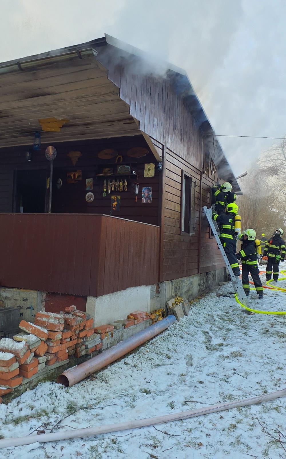 2026-01-04 Požár chaty, Senorady/Požár chaty Senorady (5).jpg