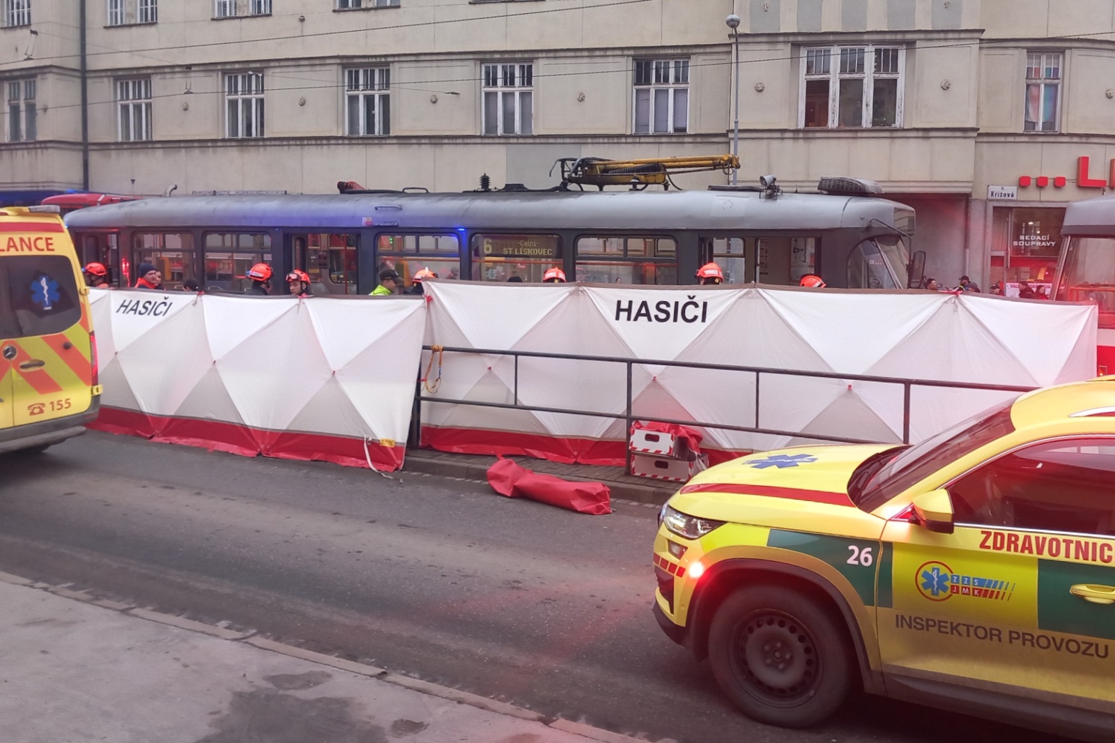 2026-02-12 DN tramvaj s osobou, ul. Křížová, Brno (3).jpg