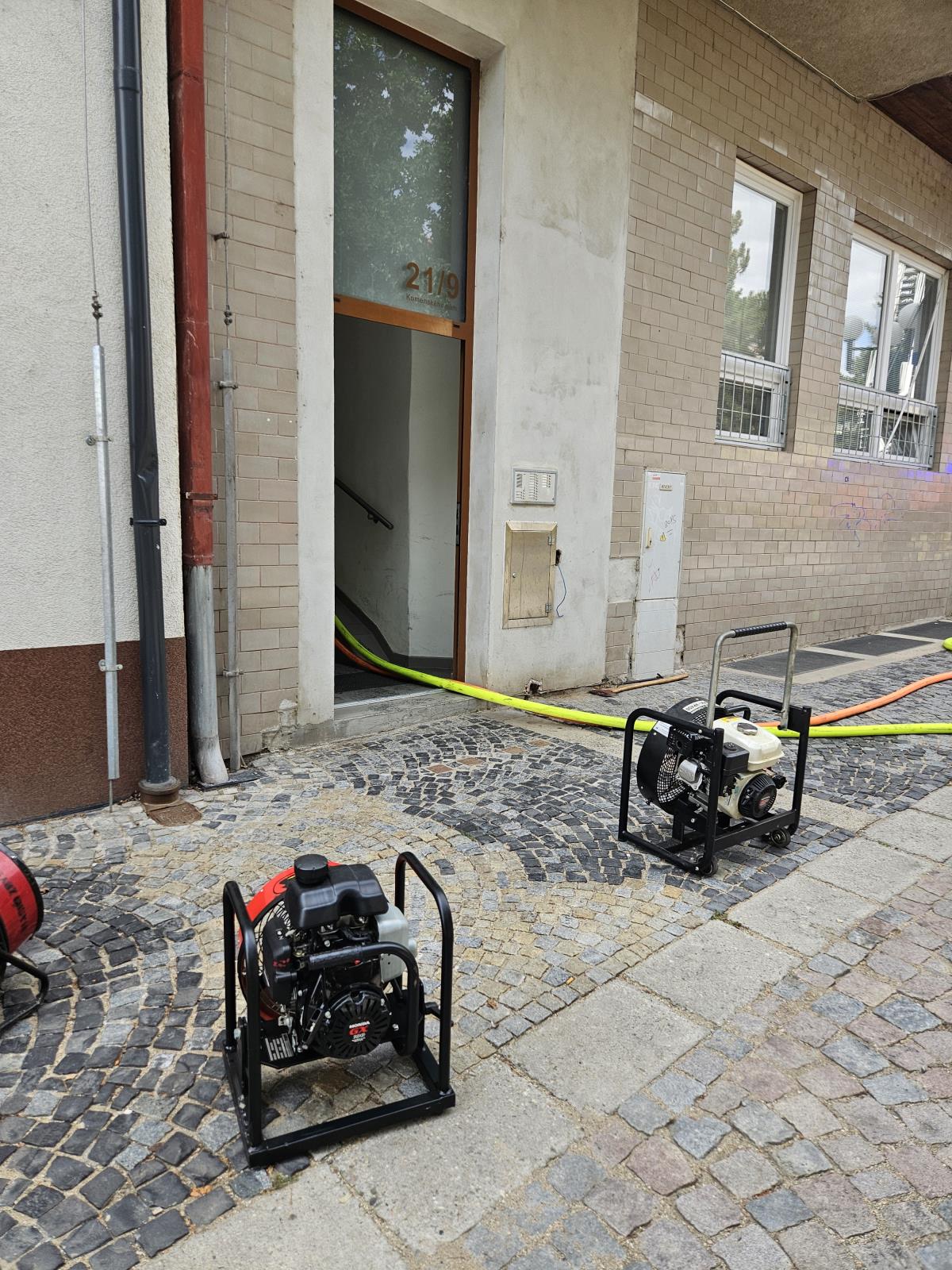 2026-07-27 Požár bytového domu, Ivančice/požár Ivančice (8).jpg