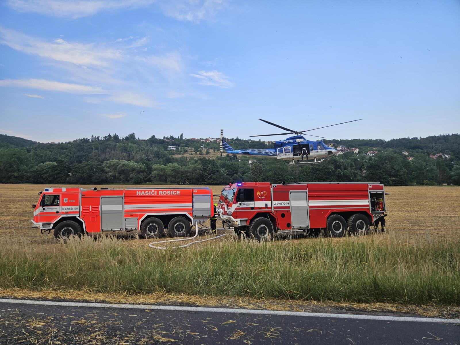 2026-07-31 požár lesního porostu, Tetčice/1.jpg