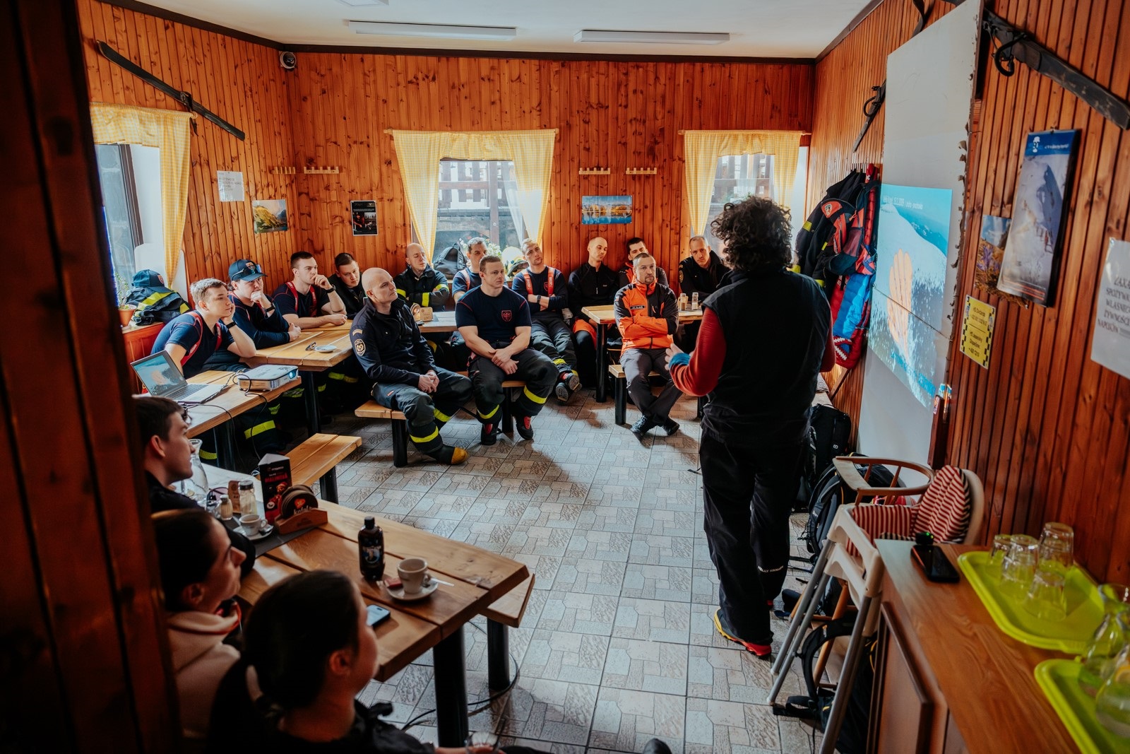 2026_03_24-Cviceni_pad_laviny_Jeseniky (31).jpg