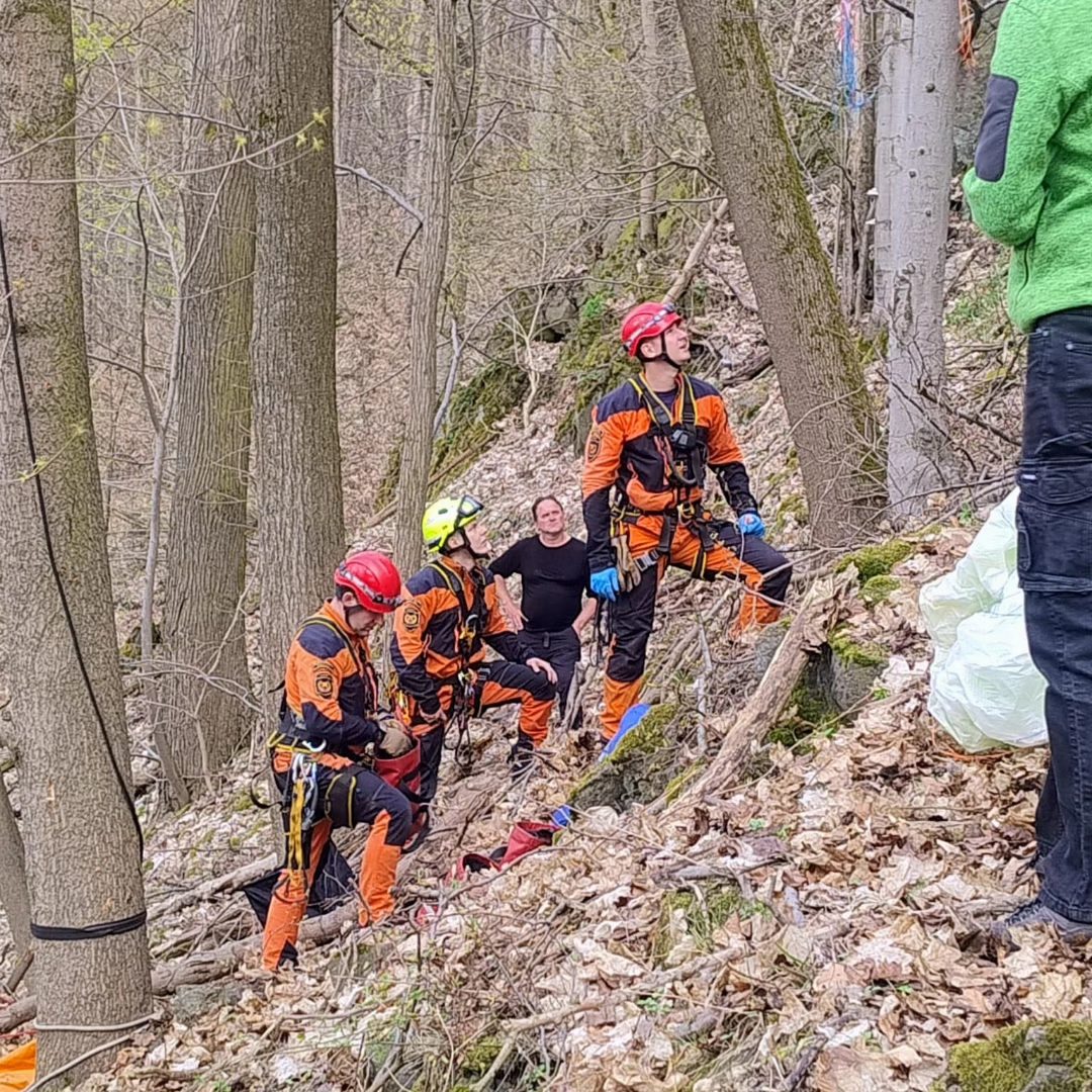 2026_04_16-uvizla_paraglidistka (3).jpg