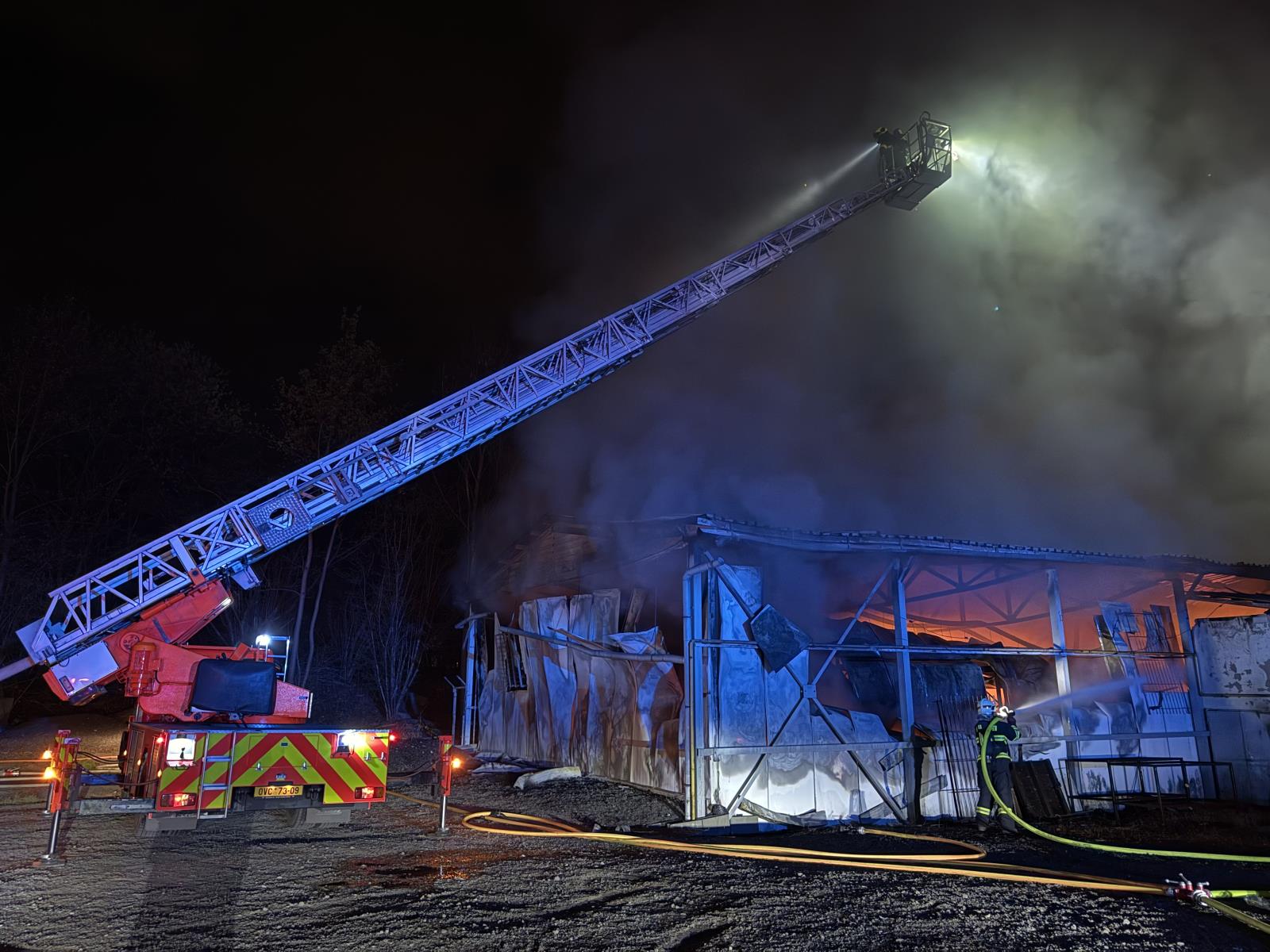 2026_04_17-Pozar_haly_Horni_Sucha (15).jpeg