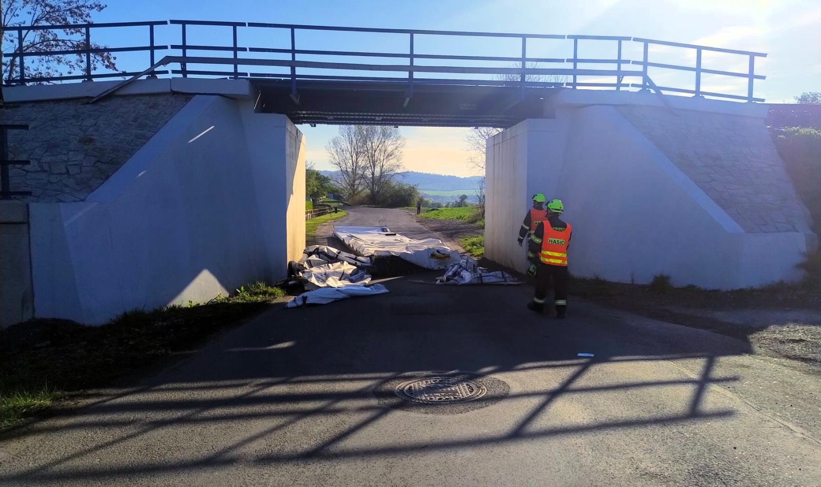 2026_04_22_DN_kamion_most_ZA