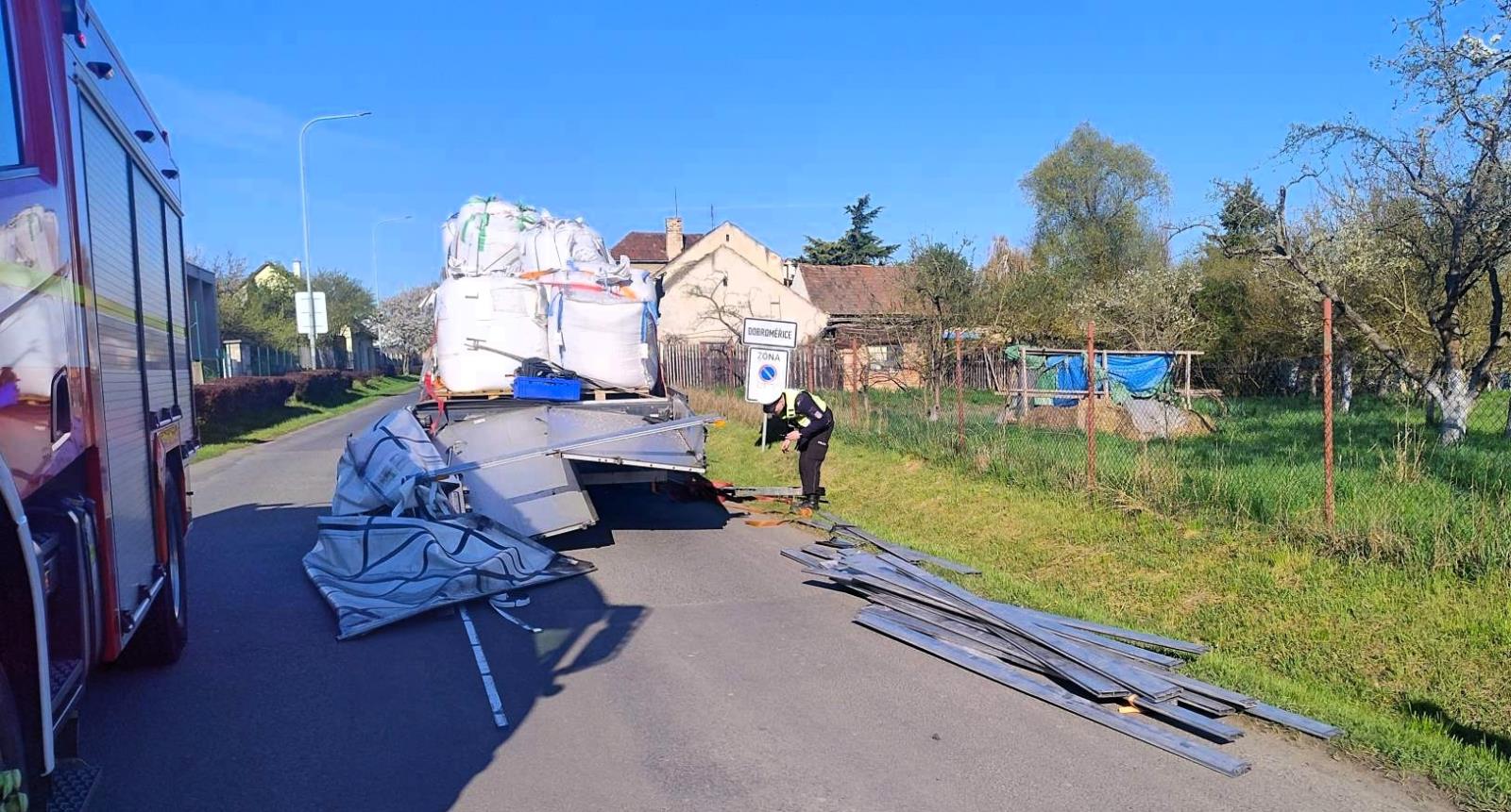 2026_04_22_DN_kamion_most_ZA