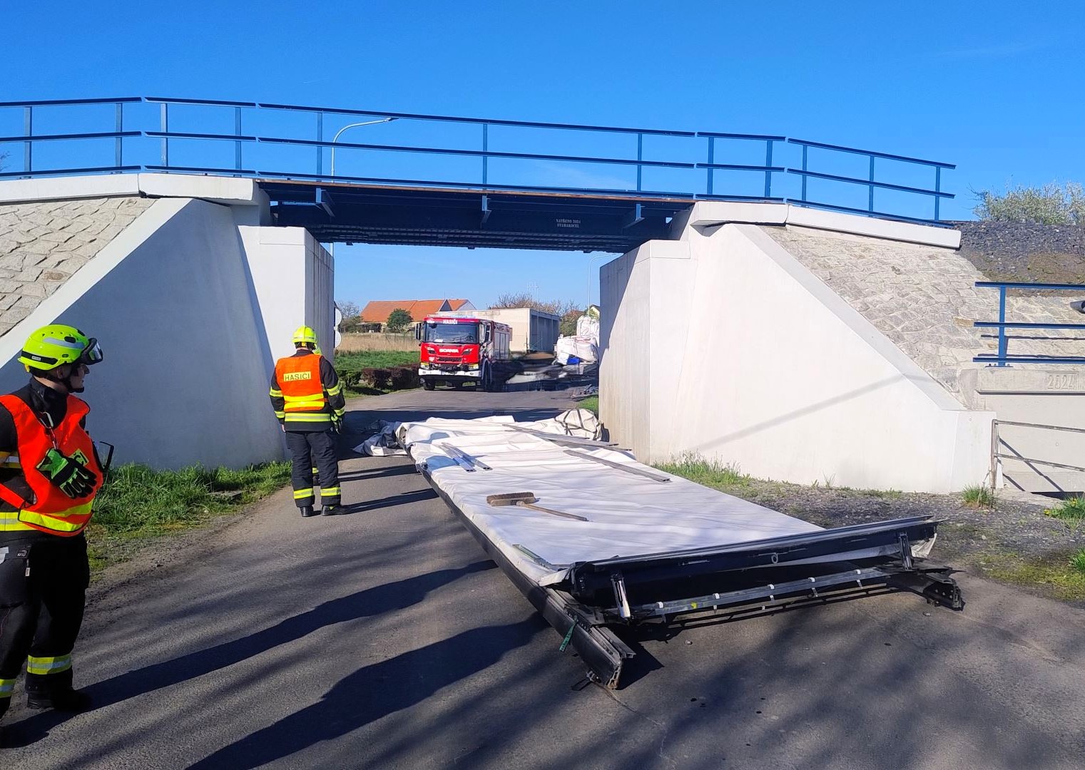 2026_04_22_DN_kamion_most_ZA