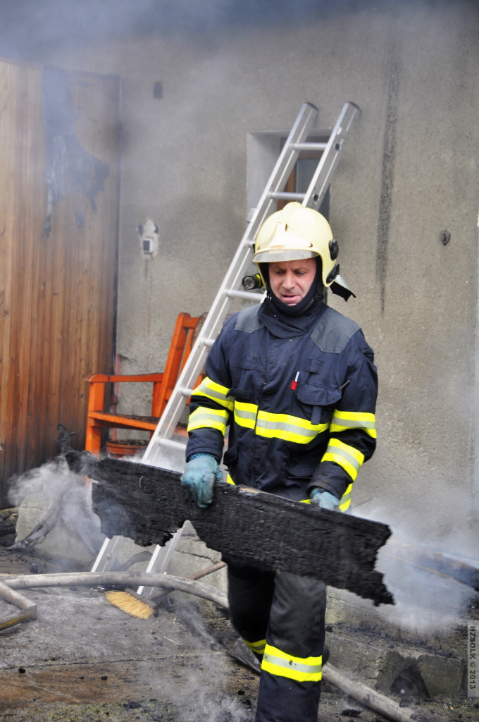 22 11-2-2013 Požár 2 RD - Líšnice - Šumpersko (29).JPG